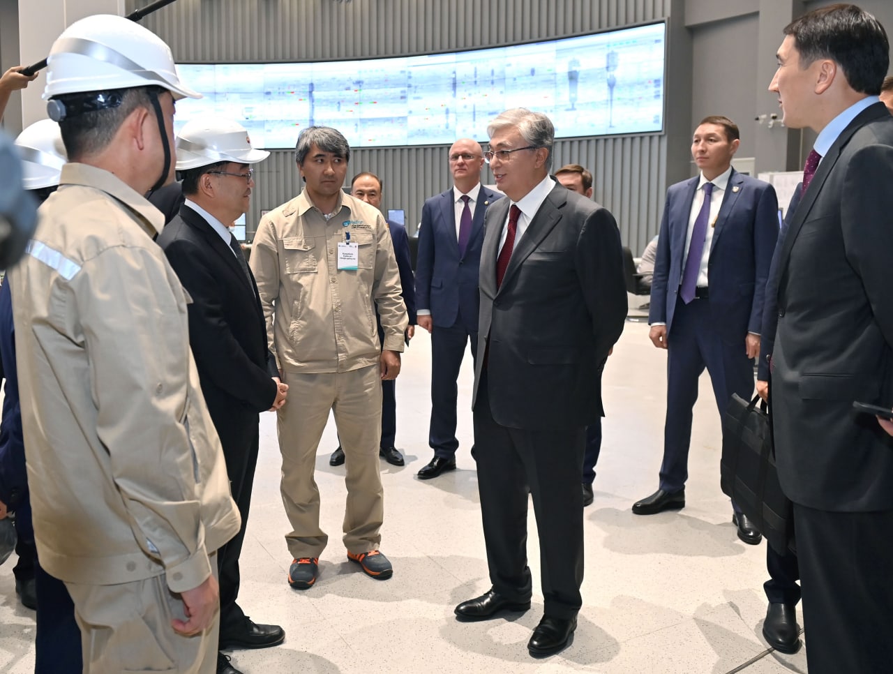 Президент Шымкент мұнай өңдеу зауытының өндірістік қуатымен танысты