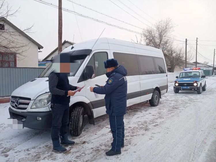 Жамбылдық полицейлер автобус жүргізушілері жасаған 1600-ден астам құқық бұзушылықты анықтады