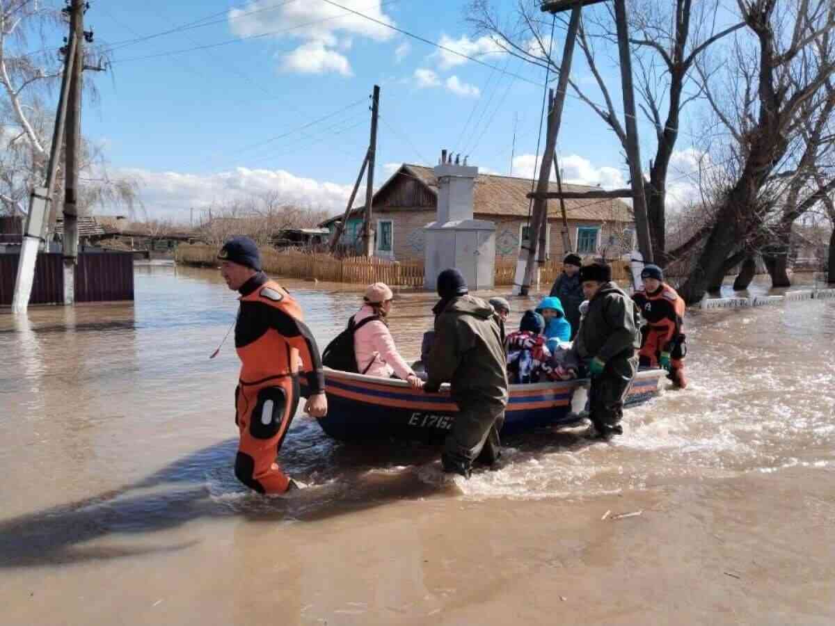Махамбет ауданындағы Талдыкөл ауылынан 146 адам эвакуацияланды