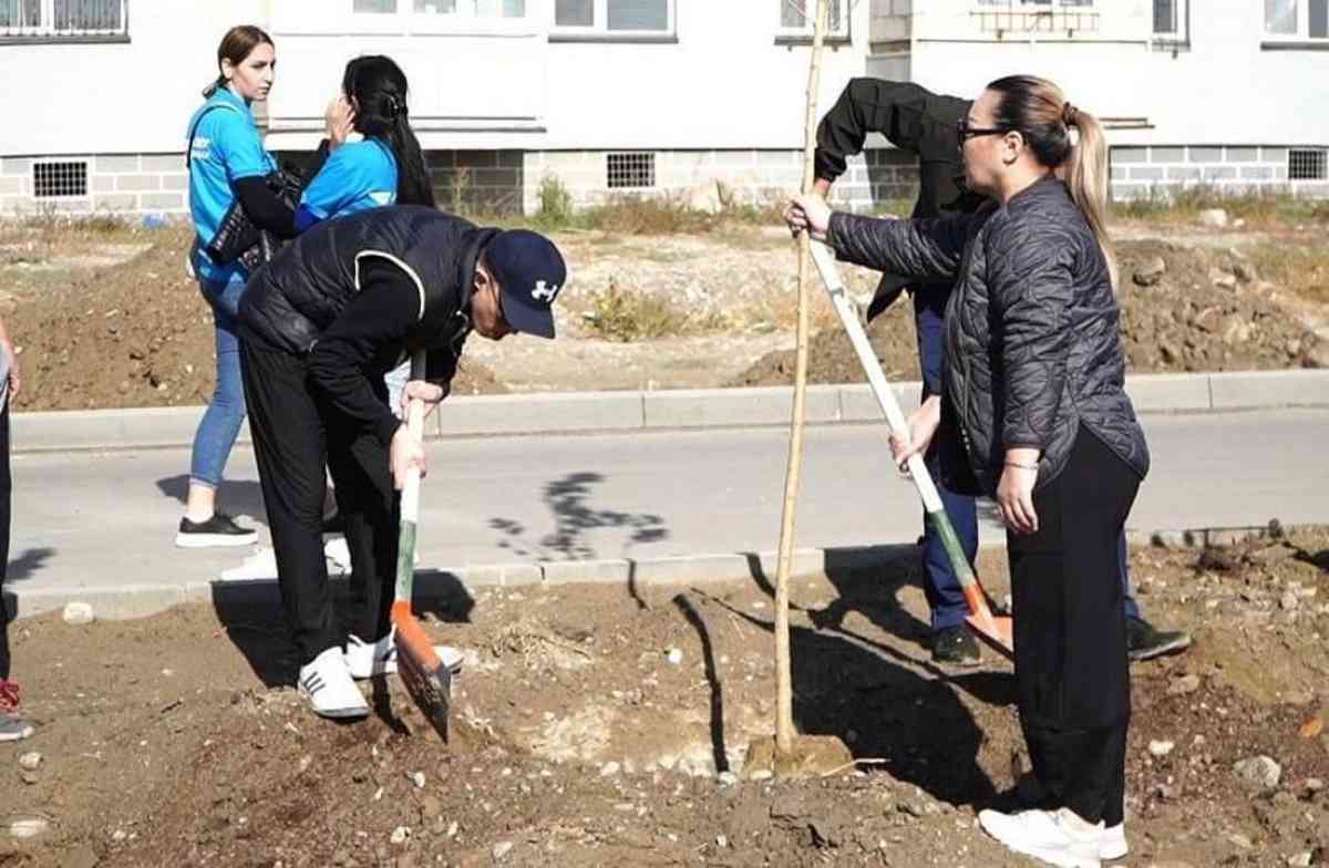 Қала күні мерекесінде Таразды көгалдандыруға бағытталған экологиялық акция өтті