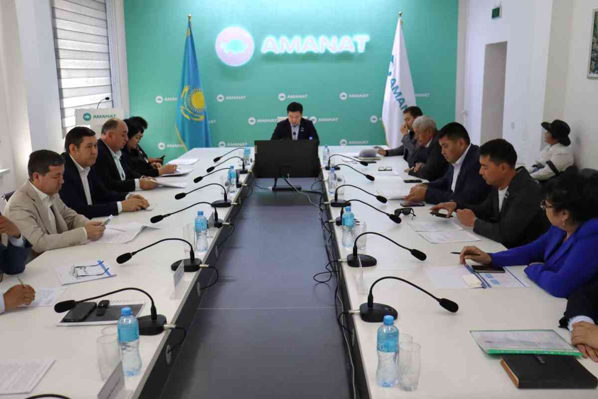 «AMANAT» партиясының Сайлауалды бағдарламасы мен өңірлік даму мәселелері қаралды