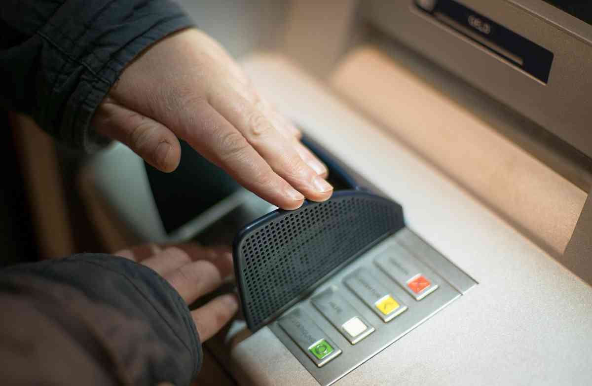 Алаяқтардың арбауына түспеу үшін нені білу керек