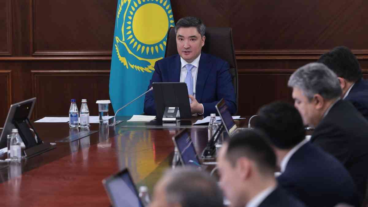 Газ өңдеуде жаңа кезең: Бектенов төрт зауыттың құрылысын бақылауға алуды тапсырды