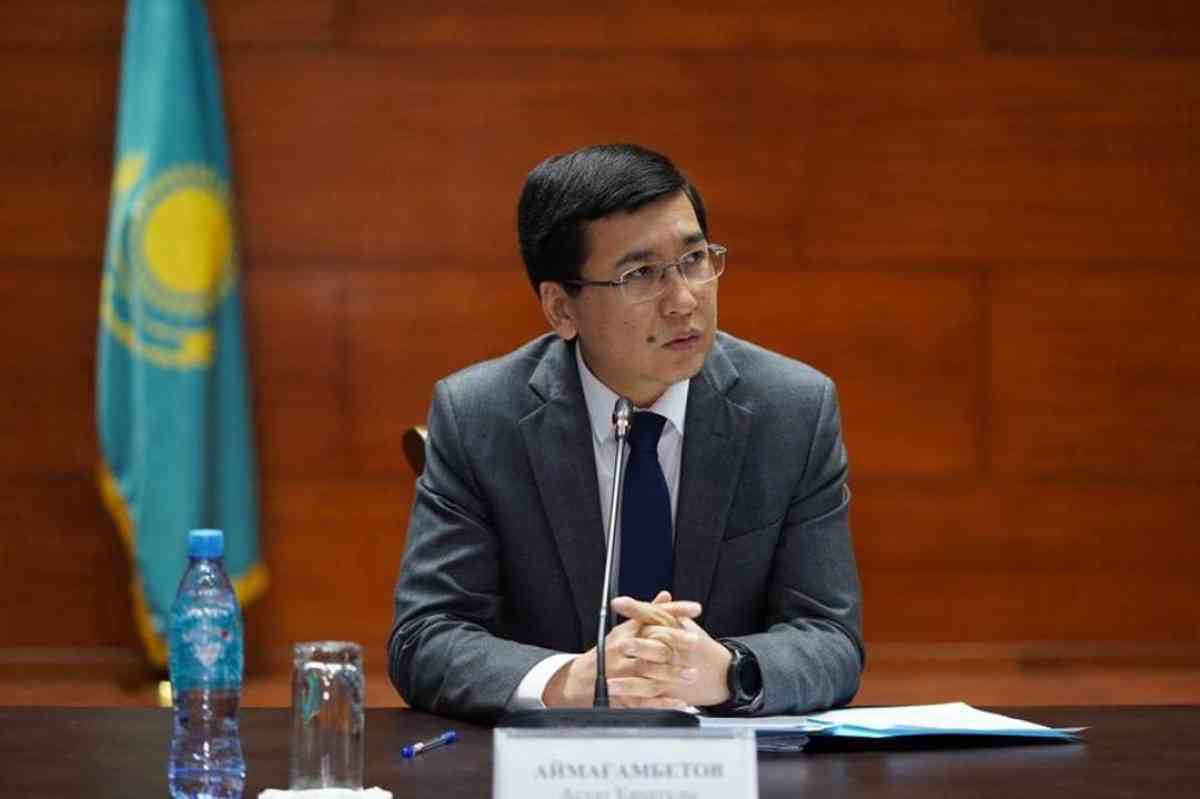 Жалақы дауы: Аймағамбетов көтерген мәселеге министрлік жауап берді
