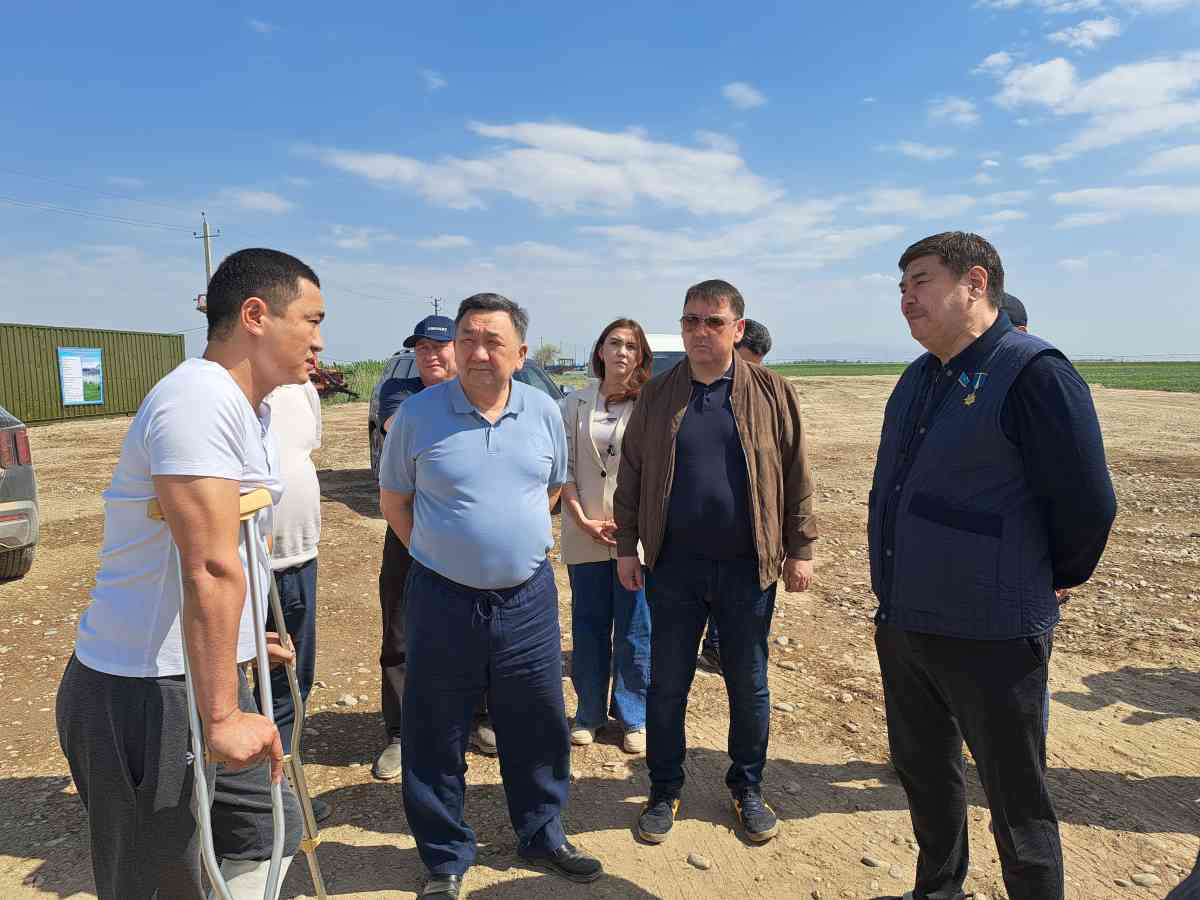 Мәжіліс депутаттары Байзақтағы озық агротехнологиямен танысты