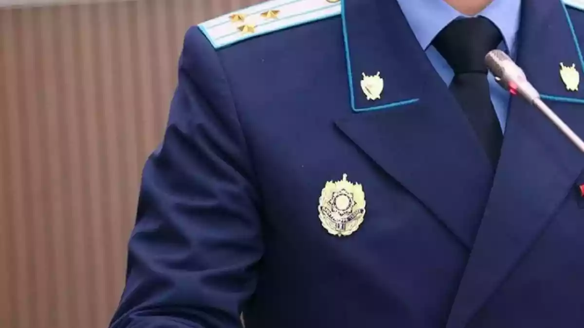 Алматыда айып тұрағына қойылған көлікті тонап кеткен