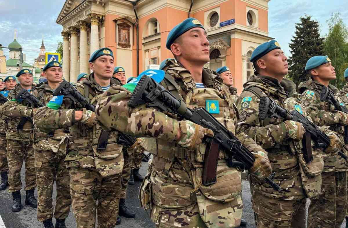 Мәскеудегі парадқа қатысатын қазақстандық десантшылар дайындық үстінде