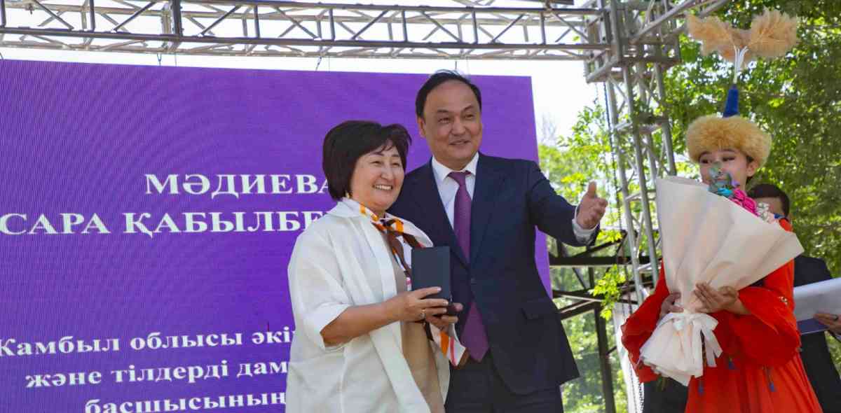 Мәдениет және өнер қызметкерлері күні: Облыс әкімі Ербол Қарашөкеев бірқатар азаматты марапаттады