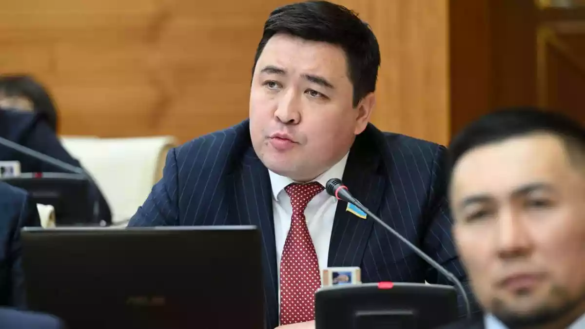 Нартай Сәрсенғалиев: «Еңбекке қабілетті азаматтарымыздың жартысы – жұмыссыз»