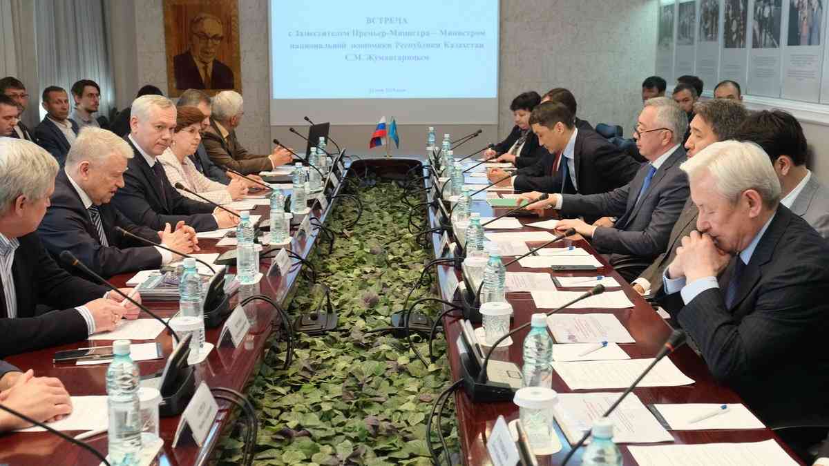 Ғылыми қалашық құру: Қазақстандық делегация Новосібір облысына барды