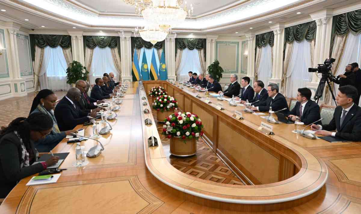 Мемлекет басшысы Руанда Президенті Поль Кагамемен кеңейтілген құрамда келіссөз жүргізді