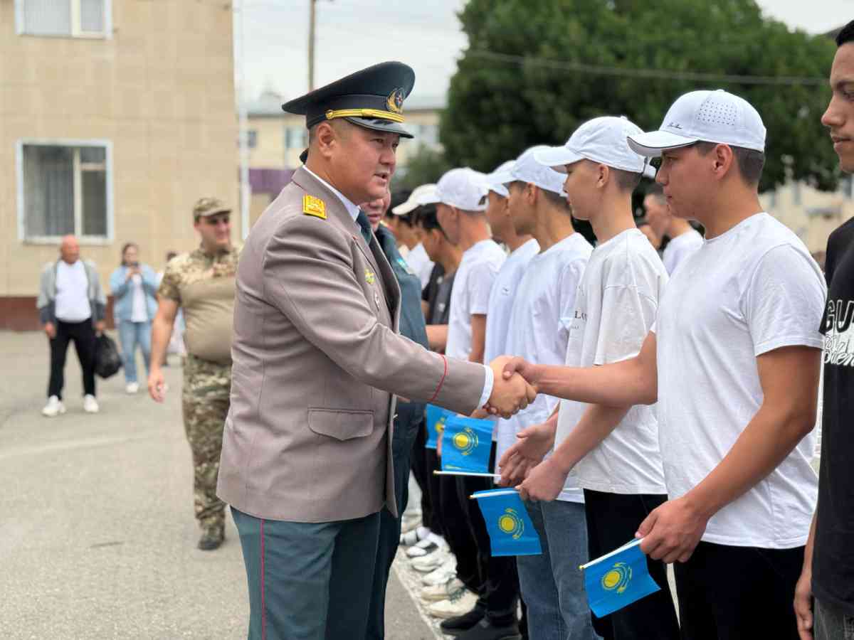 Жамбыл облысының жас сарбаздары азаматтық қорғаныс сапында қызмет етуге аттанды