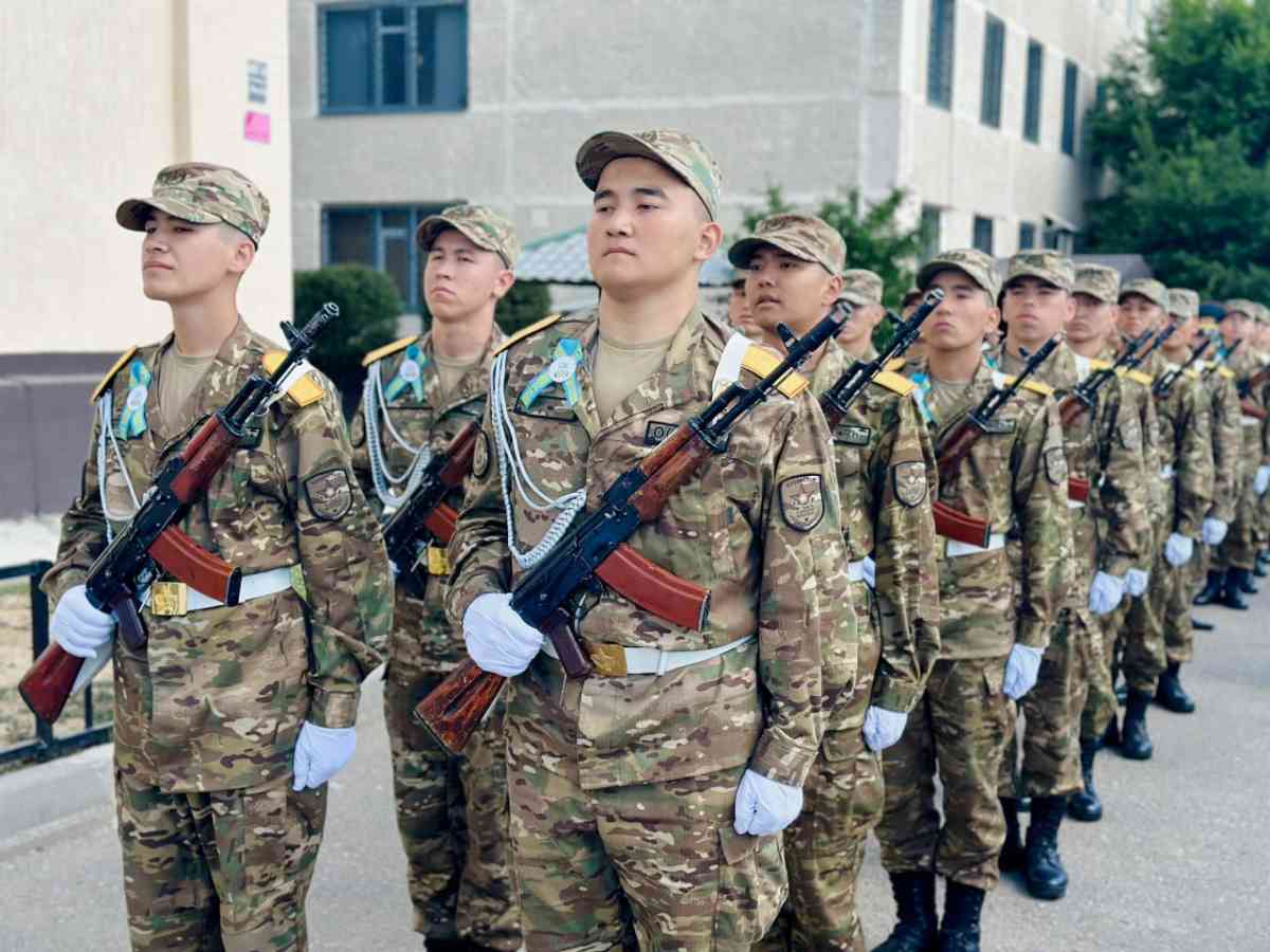 Қорғаныс министрлігі: Әскерге барудан жалтарғандарды полицияның көмегімен жеткіземіз