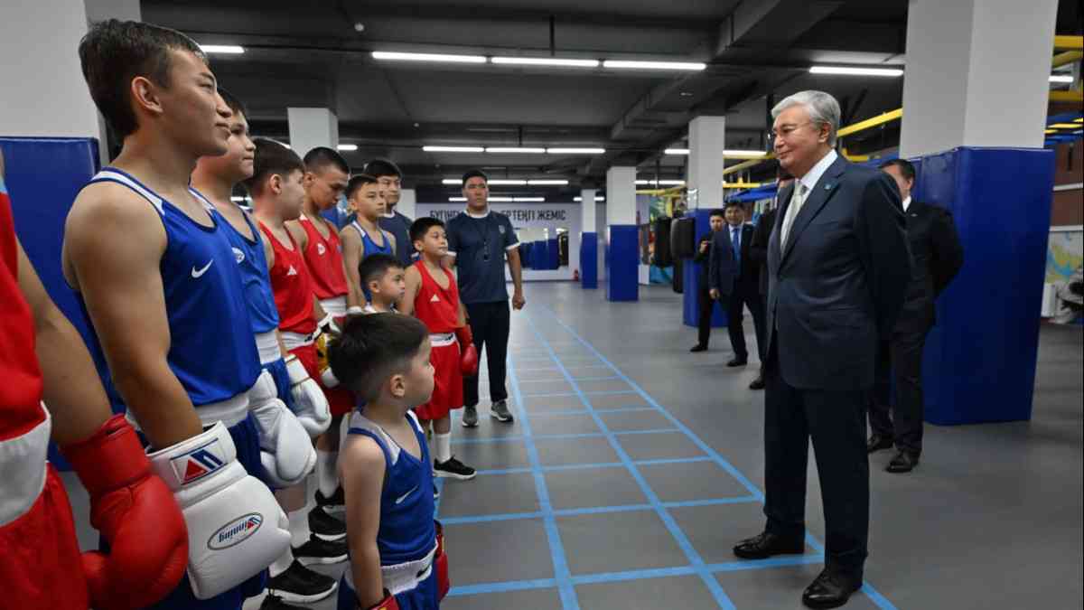 Қасым-Жомарт Тоқаев Бекзат Саттарханов атындағы спорт кешенін аралап көрді