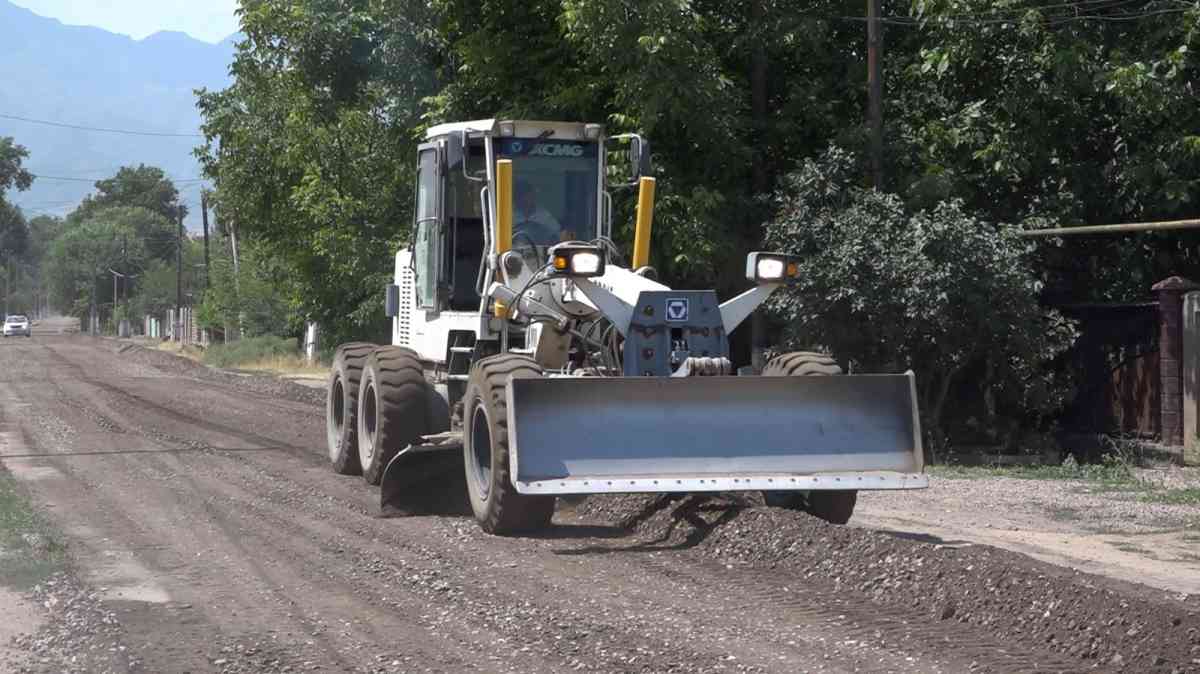 Меркі ауданында жол жөндеу жұмыстары қарқынды жүріп жатыр
