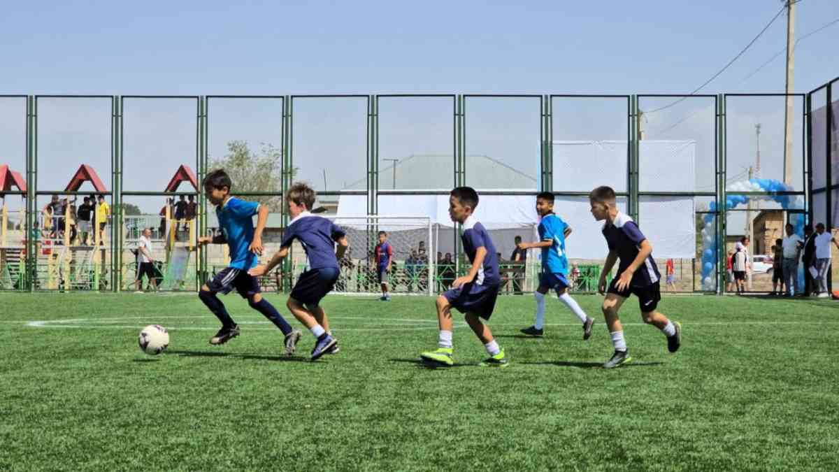Қордай ауылында екі жаңа футбол алаңы ашылды