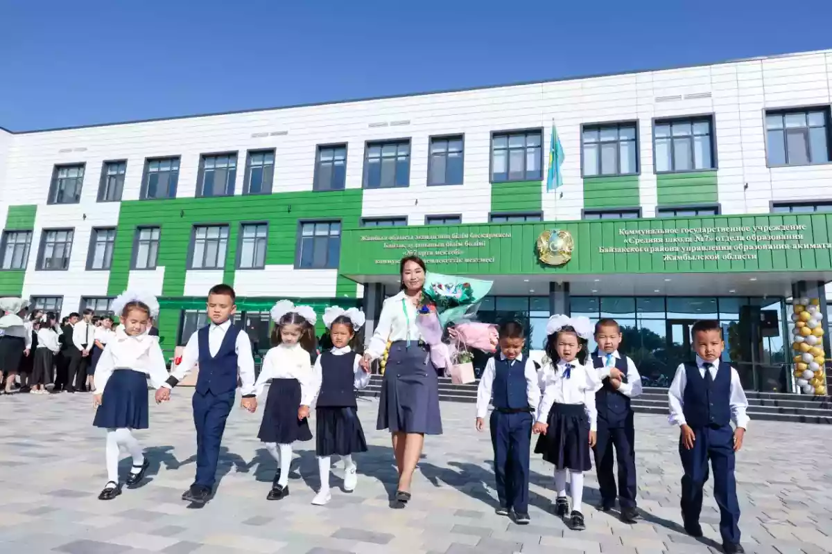 Қазақстандағы мектептер жүз пайыз оқулықпен қамтамасыз етілді