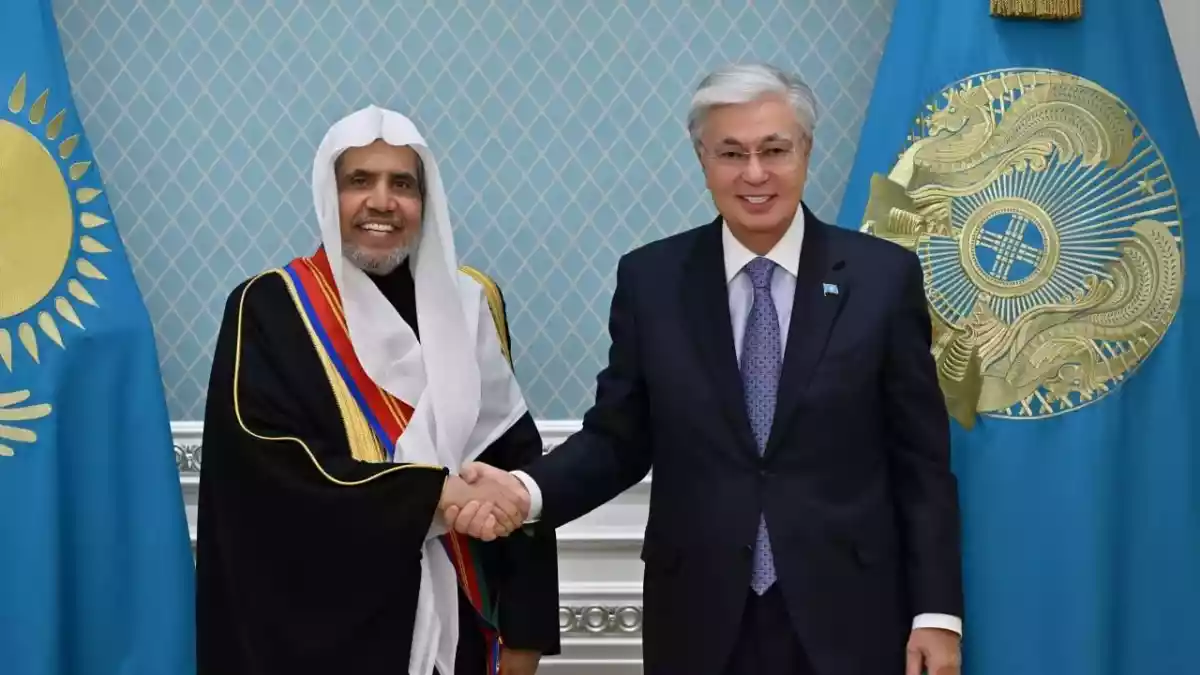 Догги стиліндегі ақсүйек ханымның суреті