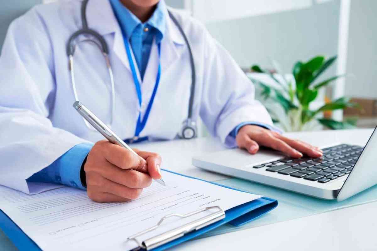 "Жағымды жаңалық": дәрігерлерге қосымша 1 млн 700 мың теңгеге дейін төлем берілуі мүмкін