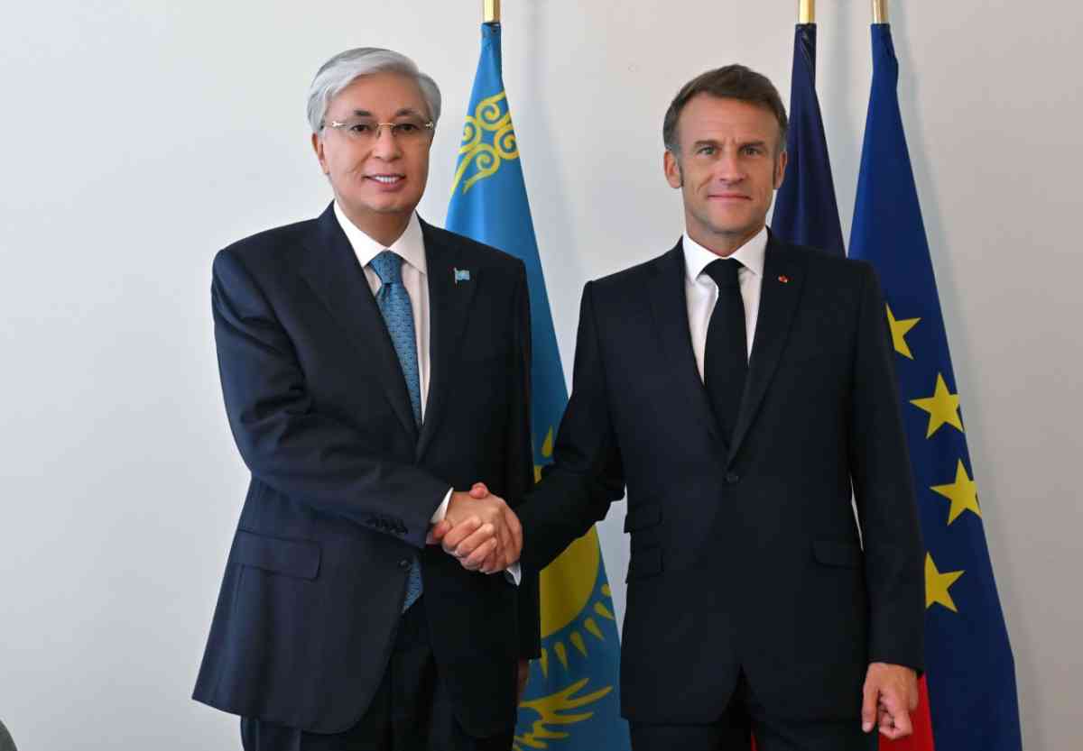 Қасым-Жомарт Тоқаев Эмманюэль Макронмен кездесу өткізді