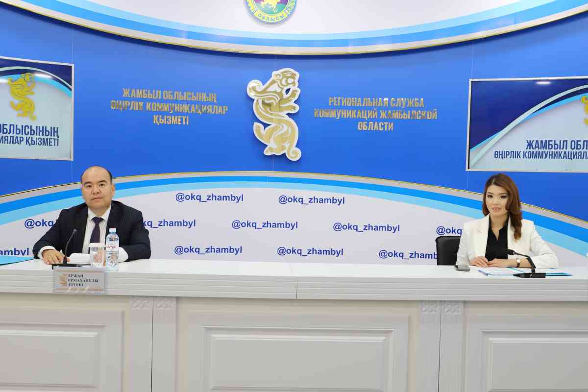 Колян мен Лера порно көру Тауға мінген