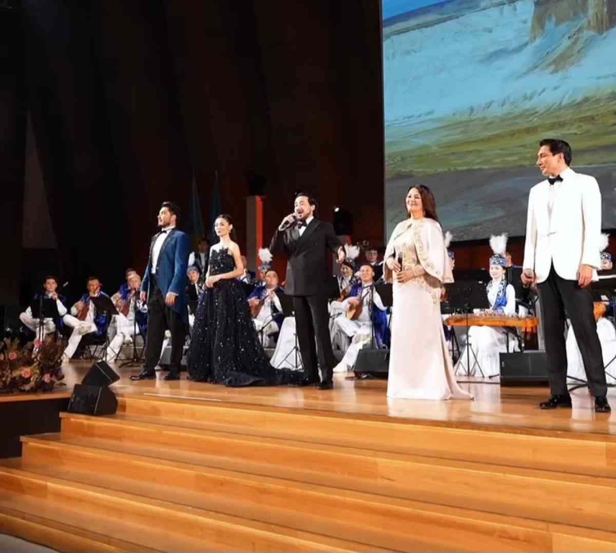 Париж төрінде Нұрғиса Тілендиевтің 100 жылдығы аталып өтті