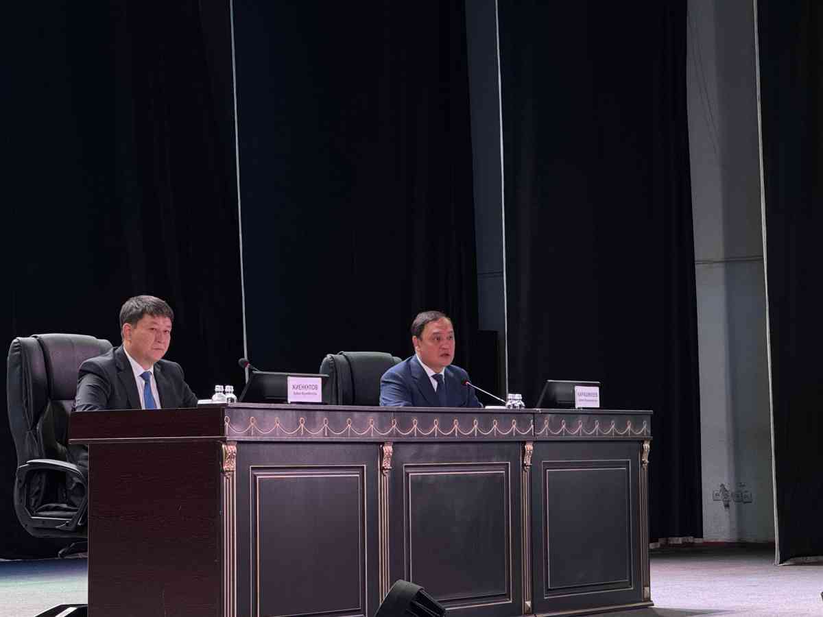 Ербол Қарашөкеев меркіліктермен кездесті