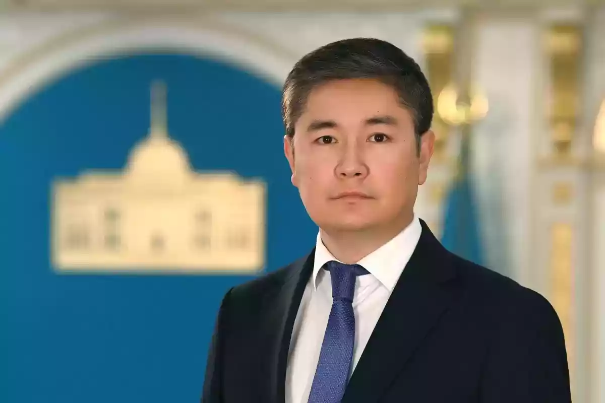 Ернар Лазар Президенттің халықаралық мәселелер жөніндегі кеңесшісі болып тағайындалды