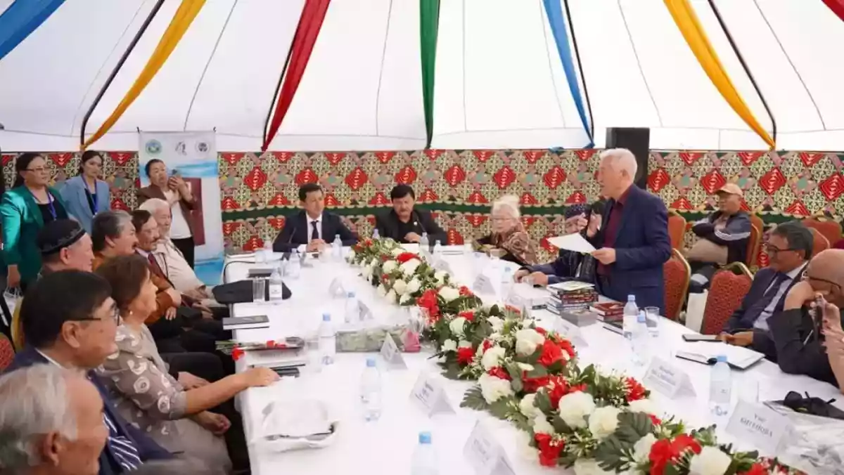 Жуалыда «Шерағаның шекпенінен шыққандар» атты республикалық әдеби кеш өтті