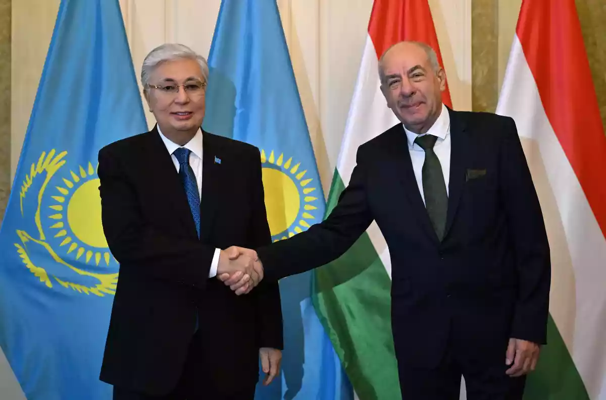 Тоқаевтың шақыртуымен Мажарстан Президенті Қазақстанға ресми сапармен келеді