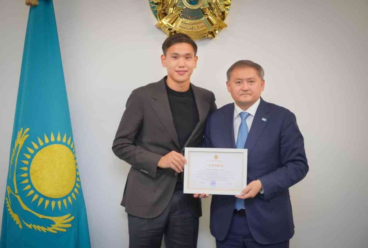 Жас спортшы Шерхан Қалмұрзаға ректорлық білім беру гранты берілді
