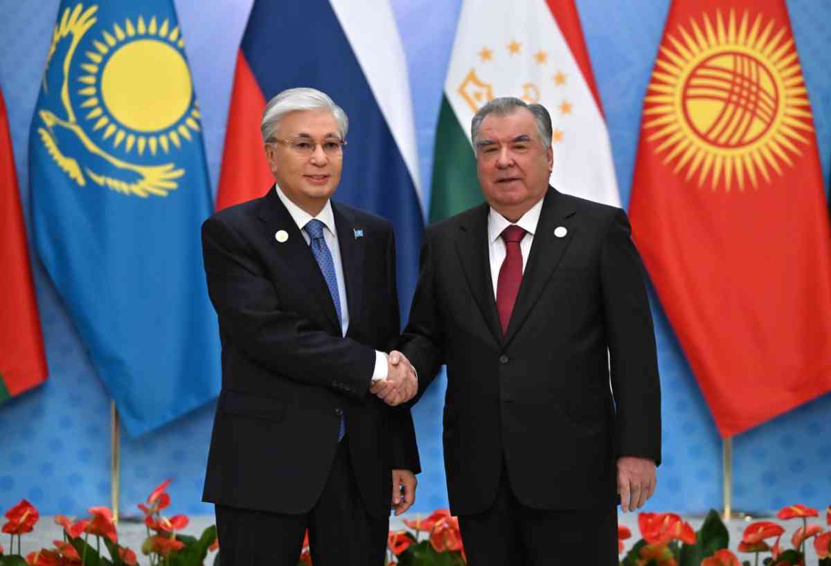 Президент Душанбедегі Ұлттар сарайына барды