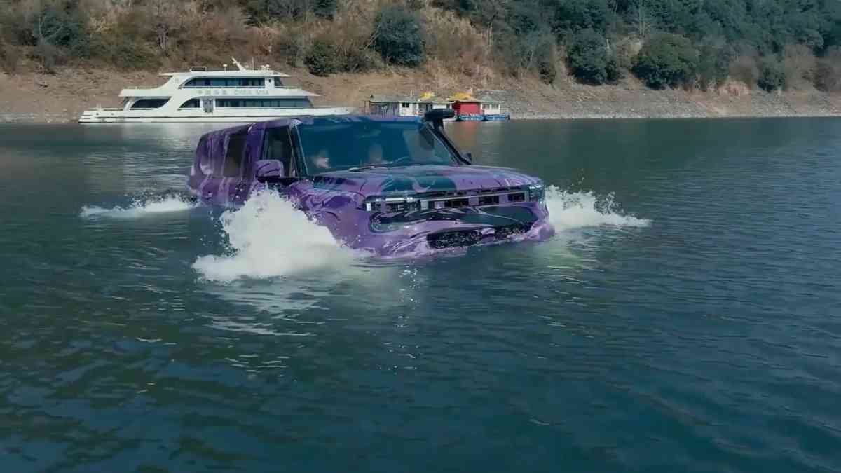 Jetour G700: Қытайлықтар суда жүзе алатын көлік жасап шығарды