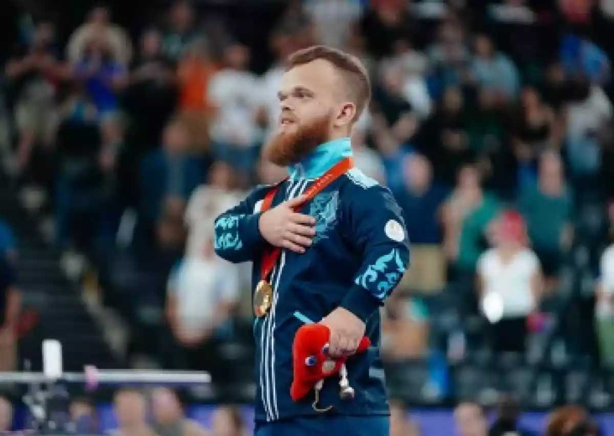 Давид Дегтярев үш дүркін әлем чемпионы атанды