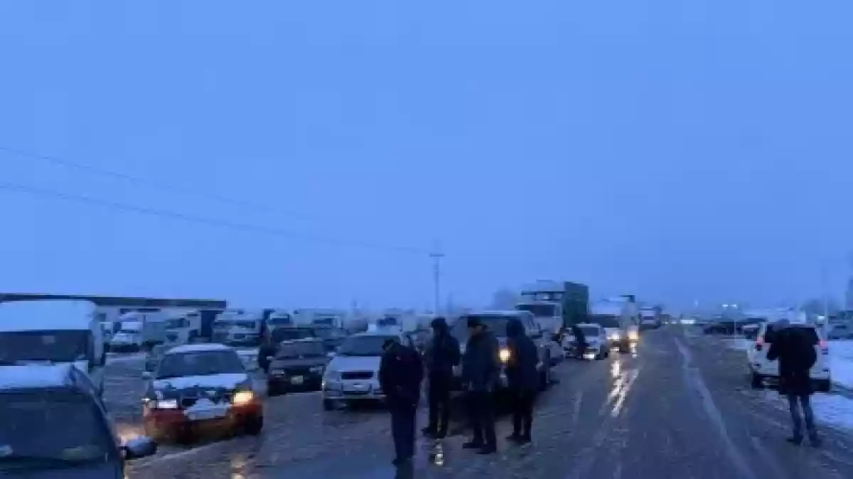 «Қыс көрсетеді»: Басқарма басшысы Жамбылдағы жолдардың дайындығы туралы айтты