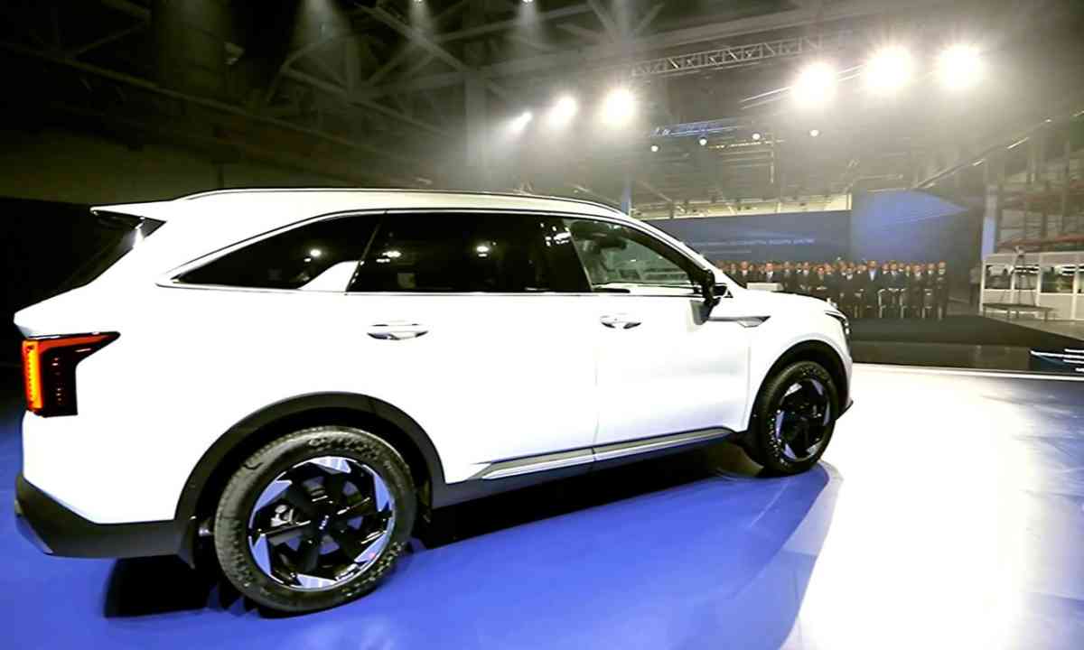 Тоқаев: «Енді азаматтарға автокөлікті лизингпен алу мүмкіндігі ұсынылады»