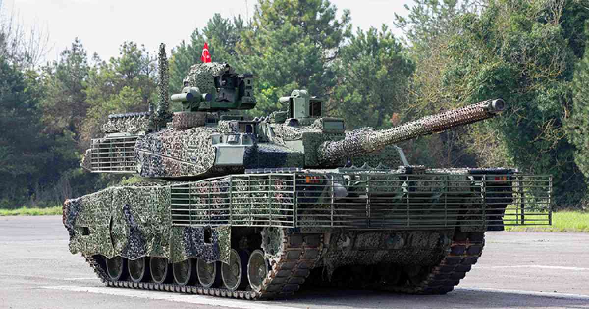 Порно трусикисіз жүреді