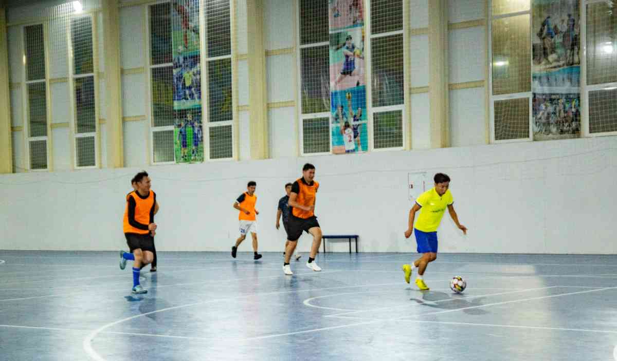 «AR-AI» жастар газетінің 20 жылдығы: Шағын футболдан турнир өтті