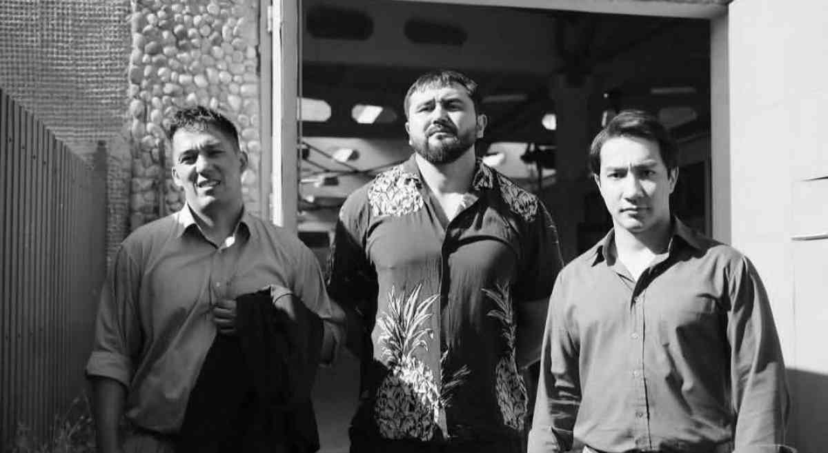 Елге белгілі өнер иесінің отбасы қара жамылды