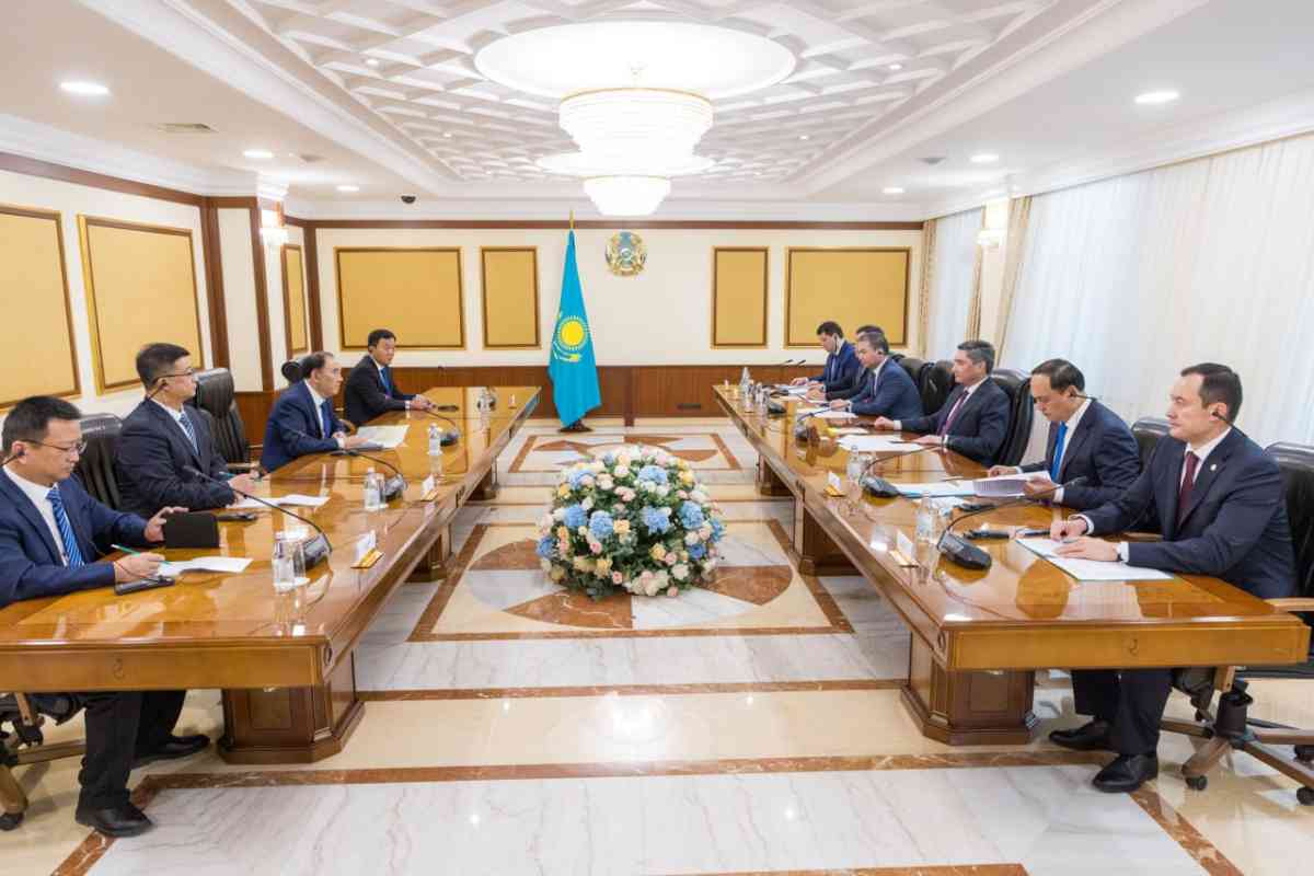 Үкімет басшысы KGIR–2025 қатысушыларымен бірқатар кездесу өткізді