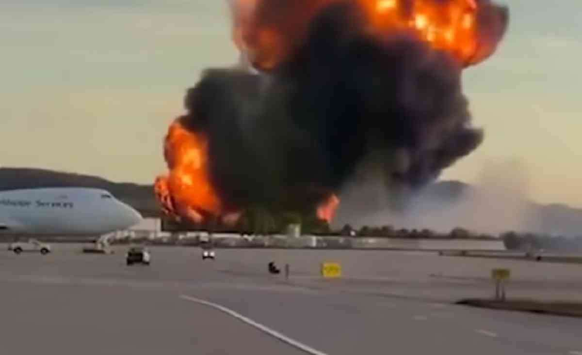 АҚШ-та жүк ұшағы апатқа ұшырап, жеті адам қаза тапты