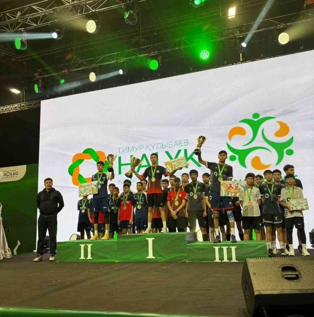 Жуалылық волейболшылар республикалық додада күміс жүлдеге қол жеткізді