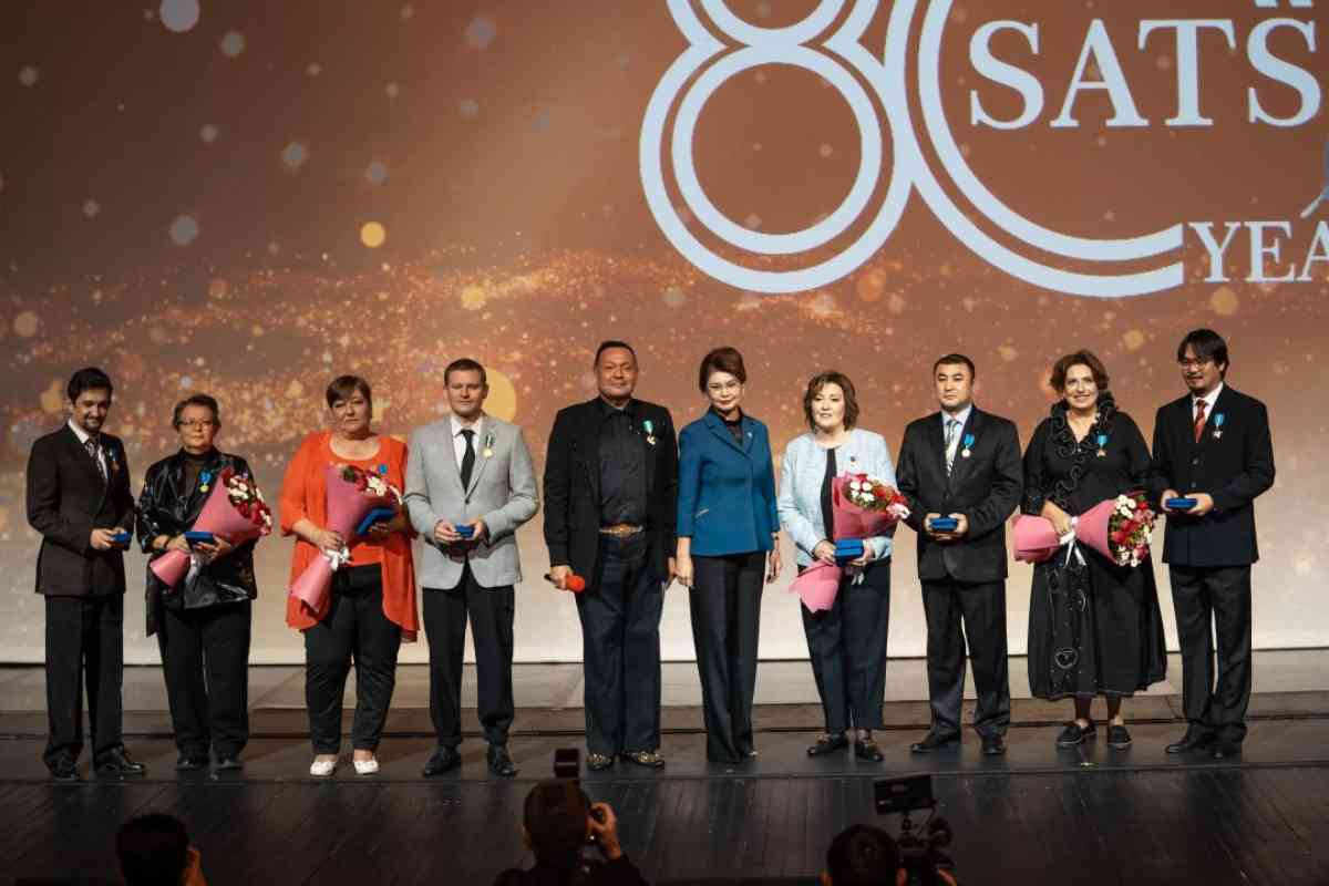 Президент Наталия Сац атындағы театрды 80 жылдық мерейтойымен құттықтады