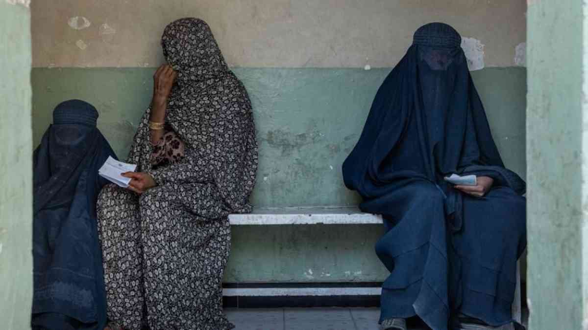 Тәліптер Гератта паранжа кимеген әйелдердің қозғалысына шектеу қойды