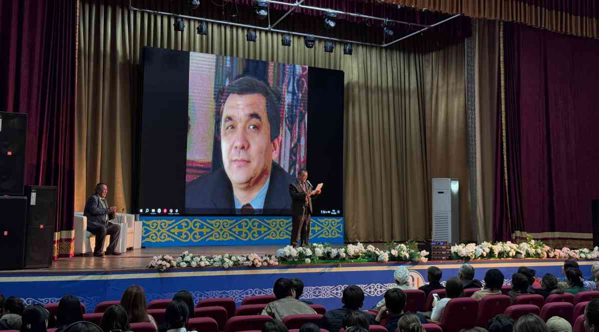 "Супер бетсіздер": Сатирик Мұхтар Шерімнің жаңа кітабы таныстырылды