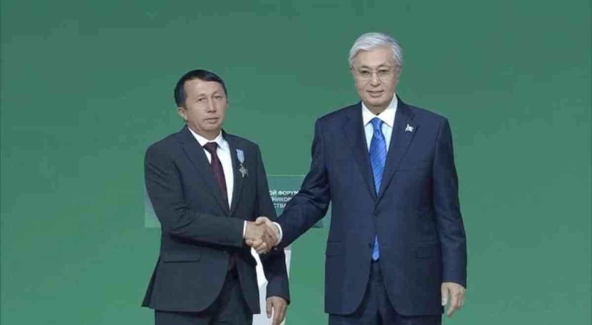 Жамбылдық кәсіпкер Президент қолынан марапат алды