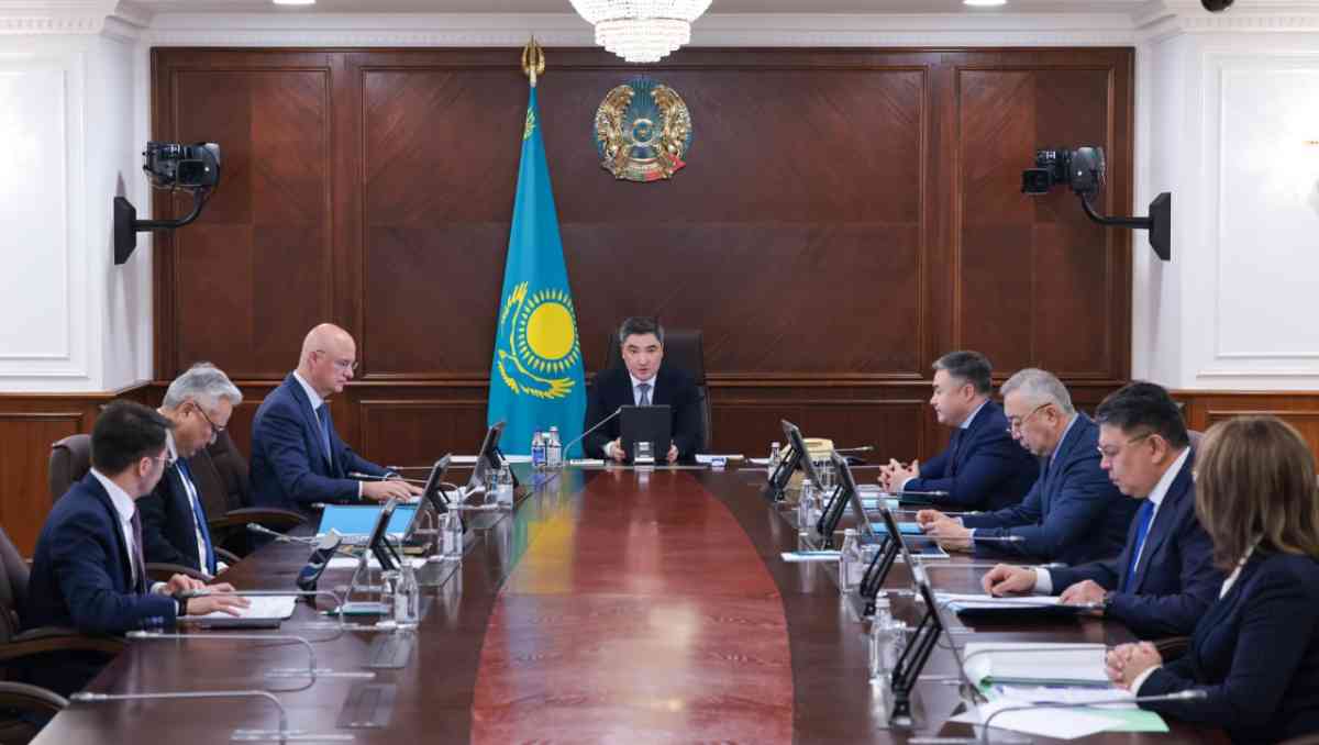 Халықтың әл-ауқатын арттыру инфляцияны төмендету есебінен қамтамасыз етіледі - Олжас Бектенов