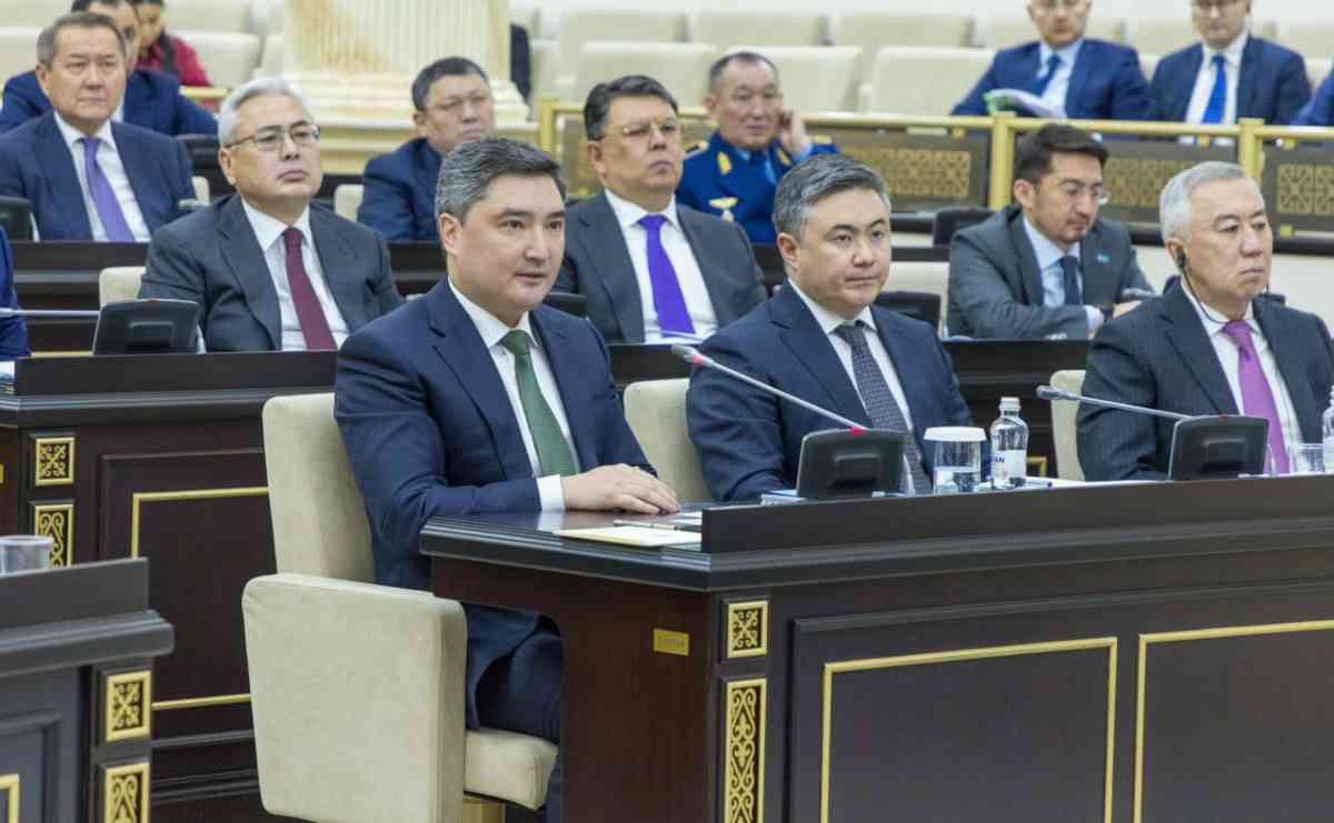 Бектенов: "Қазақстанның мемлекеттік қарызының деңгейі төмен болуы тиіс"