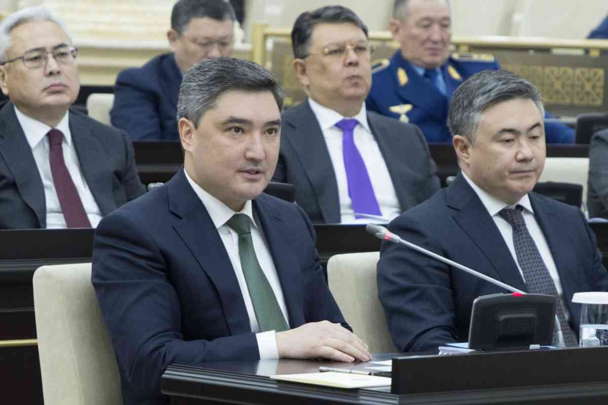 Олжас Бектенов: "Жұмыс істей алатын адам жұмыс істеуі қажет"