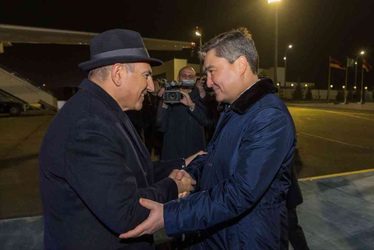 Армения Премьер-министрі Никол Пашинян Астанаға келді